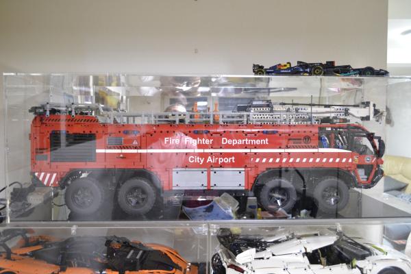 Anfrage Acrylhauben nach Maß, Vitrine - Schaukasten